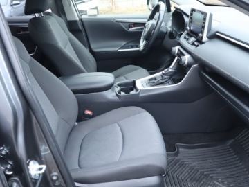 Toyota RAV4 V SUV 2.5 Hybrid Dynamic Force 218KM 2019 Toyota RAV 4 2.5 Hybrid, Salon Polska, Serwis ASO, zdjęcie 8