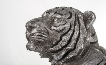 Большая серебряная фигура тигра, украшение сада в гостиной.