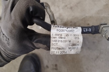 KLIKA MÍNUS AUDI A3 (8V1, 8VK) 5Q0971235D 2.0L GASOLINE 221KW 2015