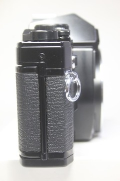 Пленочная зеркальная камера Olympus OM10 35 мм G.ZUIKO AUTO-W с объективом 28 мм F/3,5 MF