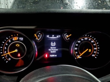 Jeep Wrangler IV 2018 Jeep Wrangler Unlimited Sport 2018 2.0 Benzyna 270KM, zdjęcie 9