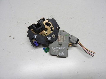 NISSAN X-TRAIL T30 2.5 ZÁMEK DVEŘE PRAVÝ ZADNÍ