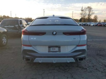 BMW X6 G06 2024 BMW X6 2024, 3.0L, 4x4, od ubezpieczalni 3.0 Benzyna 375KM, zdjęcie 3
