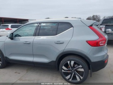Volvo XC40 2025 Volvo XC 40 Plus Bright Theme 2025 2.0l 2.0 Benzyna 247KM, zdjęcie 2