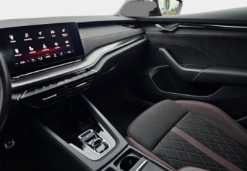 Skoda Octavia IV RS Liftback 2.0 TSI 245KM 2021 Skoda Octavia Sportowa kierownica i fotele - ACC 210kmh - Kamera - Czujnik, zdjęcie 11