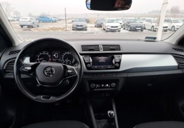 Skoda Fabia III Kombi Facelifting 1.0 TSI 95KM 2021 Skoda Fabia Ambition Plus 1.0 TSI 95 KM Klimatyzacja Kamera Czujniki ASO, zdjęcie 13