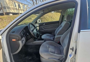 Volkswagen Passat B5 Kombi 1.9 TDI 130KM 2003 Volkswagen Passat Volkswagen Passat 1.9 TDI Comfortline 1.9 Diesel 130KM, zdjęcie 4