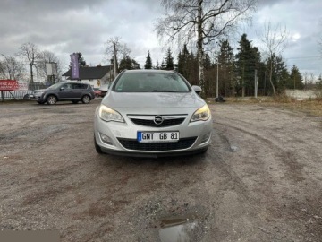 Opel Astra J Sports Tourer 1.7 CDTI ECOTEC 110KM 2011 Opel Astra 1.7 CDTI Caravan DPF Selection 110KM 2011r, zdjęcie 2