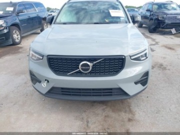 Volvo XC40 2024 Volvo XC 40 B5 Dark Theme 2024 2.0 Benzyna 247KM, zdjęcie 7