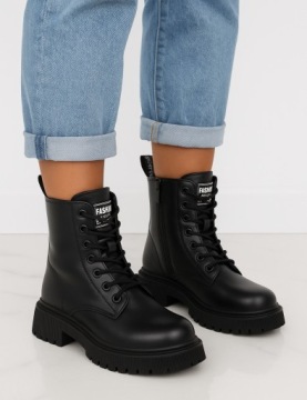 ЧЕРНЫЕ ТРАПЕРЫ, УТЕПЛЕННЫЕ БОТИНКИ 38