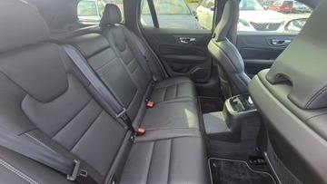 Volvo V60 II  2020 Volvo V60 t6 awd twin engine geartronic RDeasing, zdjęcie 25