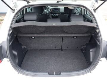 Toyota Yaris IV Hatchback 1.0 VVT-i 72KM 2021 Toyota Yaris 1.0 VVT-i, Salon Polska, zdjęcie 12