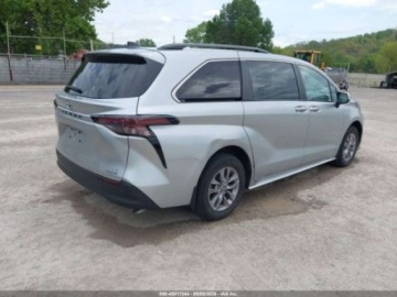 Toyota Sienna III 2023 Toyota Sienna 2023 TOYOTA SIENNA LE 2.5 Hybryda 179KM, zdjęcie 4