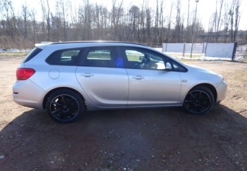 Opel Astra J Sports Tourer 2.0 CDTI ECOTEC 160KM 2011 Opel Astra 2.0diesel,automat,alu,zarejest 2.0 Diesel 160KM, zdjęcie 9