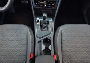 Volkswagen Tiguan II SUV Facelifting 2.0 TDI 150KM 2021 Volkswagen Tiguan Life 2.0TDI 150KM DSG App Connet Czuj Park. Pod.Fotele T, zdjęcie 15