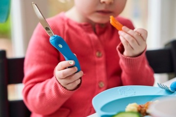 Nanas Manners ЭТАП 3 ЧИРНО-СИНИЙ Столовые приборы 3–9 лет