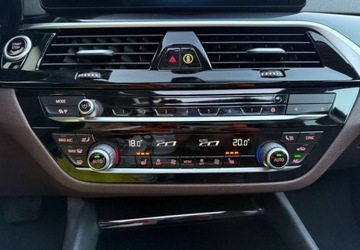 BMW Seria 5 G30-G31 Touring Facelifting 2.0 520i 184KM 2021 BMW Seria 5 BMW Seria 5 520i Touring Luxury Line 2.0 Benzyna 184KM, zdjęcie 32