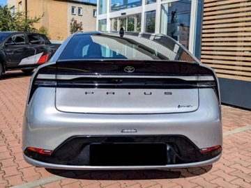 Toyota Prius V (XW60) 2.0  Hybrid Dynamic Force Plug-in 223KM 2025 Od ręki - Executive 2.0 Plug-in Hybrid 223KM | Kamera 360!, zdjęcie 3