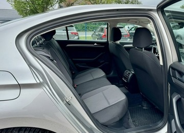 Volkswagen Passat B8 Limousine 2.0 TDI BlueMotion Technology 150KM 2017 Volkswagen Passat Salon PL,LED,Navi,PDC,Gwarancj, zdjęcie 11