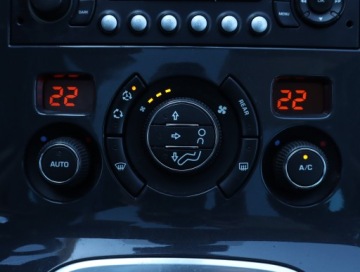 Peugeot 5008 I Minivan 2.0 HDi FAP 150KM 2011 Peugeot 5008 2.0 HDI, 7 miejsc, Klima, zdjęcie 17