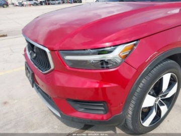 Volvo XC40 Crossover 2.0 T5 247KM 2019 Volvo XC 40 2019 VOLVO XC40 T5 MOMENTUMT5 R-DESIGN 2.0 Benzyna 247KM, zdjęcie 2