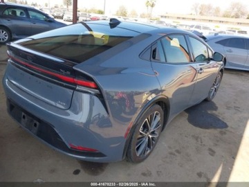 Toyota Prius V (XW60) 2024 Toyota Prius XLE 2024 2.0l 2.0 Hybryda 150KM, zdjęcie 5