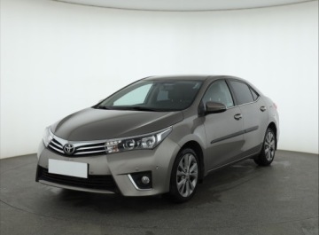 Toyota Corolla XI Sedan 1.6 Valvematic 132KM 2015 Toyota Corolla 1.6 Valvematic, Salon Polska, zdjęcie 1