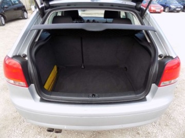 Audi A3 8P Hatchback 3d 2.0 FSI 150KM 2004 Audi A3 3-drzwiowe BIALOLEKA 2.0 Benzyna (150 KM) AUTOMAT, 2004r. KOMIS, zdjęcie 8