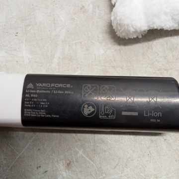 NA6 Yard Force 4V Аккумуляторная мойка окон