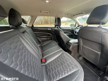 Ford Mondeo V Kombi Facelifting 2.0 EcoBlue 190KM 2019 Ford Mondeo Ford Mondeo 2.0 EcoBlue Allrad VIGNALE 2.0 Diesel 190KM, zdjęcie 32