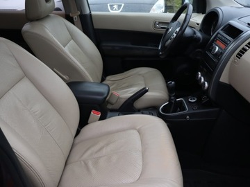 Nissan X-Trail II 2.0 dCi 173KM 2009 Nissan X-Trail 2.0 dCi, Salon Polska, 170 KM, zdjęcie 8