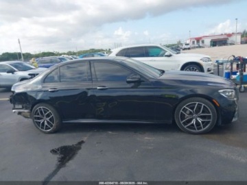 Mercedes Klasa E W213 2022 Mercedes-Benz Klasa E 350 2022 2.0l 2.0 Benzyna 255KM, zdjęcie 6