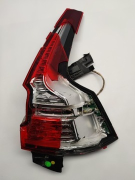 PRAWA TYLNA LAMPA VOLVO V60 II