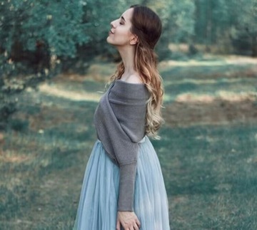 SWETER SZAL Z RĘKAWAMI SZARY DOLORES,uniwersalny
