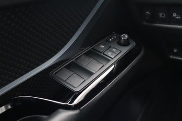 Toyota C-HR I Crossover Facelifting 2.0 Hybrid Dynamic Force 184KM 2020 Toyota C-HR 2.0 Hybrid, Salon Polska, zdjęcie 19