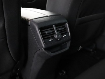 Peugeot 3008 II Crossover 1.6 BlueHDi 120KM 2017 Peugeot 3008 automat virtual cocpit navi czujniki, zdjęcie 39