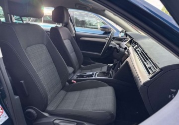 Volkswagen Passat B8 Variant Facelifting 2.0 TDI SCR 200KM 2022 Volkswagen Passat 2.0TDI 200KM 4MOTION Business DCC ACC Hak Webasto Matrix, zdjęcie 11
