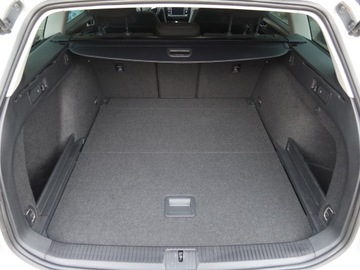 Volkswagen Passat B8 Variant Facelifting 2.0 TDI SCR 150KM 2021 VW Passat 2.0 TDI, Salon Polska, 1. Właściciel, zdjęcie 13