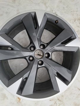 Audi 89A диск 9.0X20 ET42 89A601025L E-Tron