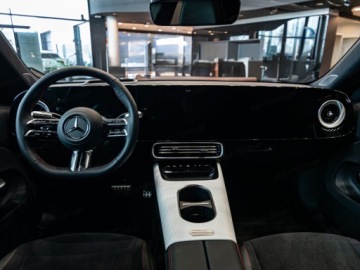 Mercedes CLA C118/X118 2025 MERCEDES-BENZ CLA 200 AMG Line Sedan 1.5 (163KM) 2025, zdjęcie 12