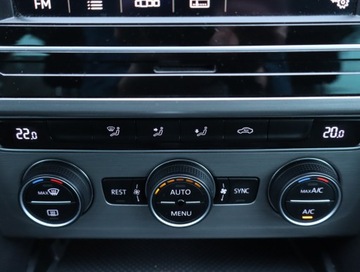 Volkswagen Passat B8 Variant 2.0 TDI BlueMotion SCR 150KM 2019 VW Passat 2.0 TDI, Salon Polska, Automat, Klima, zdjęcie 16