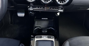 Mercedes Klasa A W177/V177 Sedan Facelifting 2.0 220 190KM 2023 Mercedes-Benz Klasa A Salon PL 4Matic AMG Line Kamera MBUX CarPlay Android, zdjęcie 17