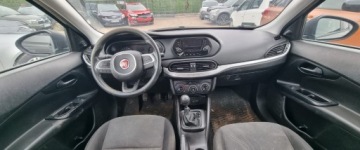 Fiat Tipo II 2019 Fiat Tipo 2019r, 1.4 LPG. Uszkodzony przod i tyl. Jezdzi. 1.4 90KM, zdjęcie 4