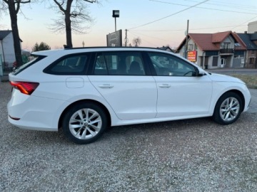 Skoda Octavia IV Kombi 2.0 TDI 150KM 2022 Skoda Octavia 2.0 TDI 150 KM DSG AMBITION BEZWYPADKOWY 2.0 Diesel 150KM, zdjęcie 12
