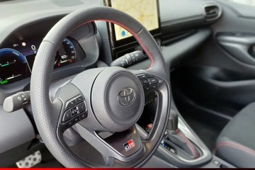 Toyota Yaris IV Hatchback Facelifting 1.5 Hybrid Dynamic Force 130KM 2024 Od ręki - Toyota Yaris Hybrid 1.5 GR Sport 130KM | Tempomat adaptacyjny!, zdjęcie 5