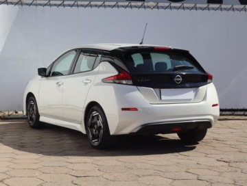 Nissan Leaf II Hatchback Elektryczny 40kWh 150KM 2022 Nissan Leaf 40 kWh, SoH 93%, Salon Polska, zdjęcie 3