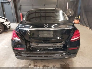 Mercedes Klasa E W213 2019 Mercedes-Benz Klasa E 2019 Mercedes-Benz E-Class E 300 4MATIC Sedan 2.0, zdjęcie 4