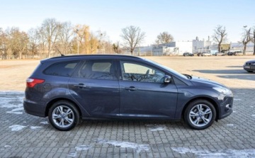 Ford Focus III Kombi 1.0 EcoBoost 125KM 2013 Ford Focus SW 2013 r. Benzyna 125KM, zdjęcie 4