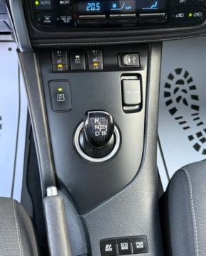 Toyota Auris II Touring Sports Facelifting 1.8 Hybrid 136KM 2016 Toyota Auris salon Polska, Podgrzewane fotele, Kamera 1.8 Hybryda 136KM, zdjęcie 10
