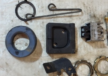 Разборка болтов регулятора оси рога грузиков Peugeot Citystar 50 2011+